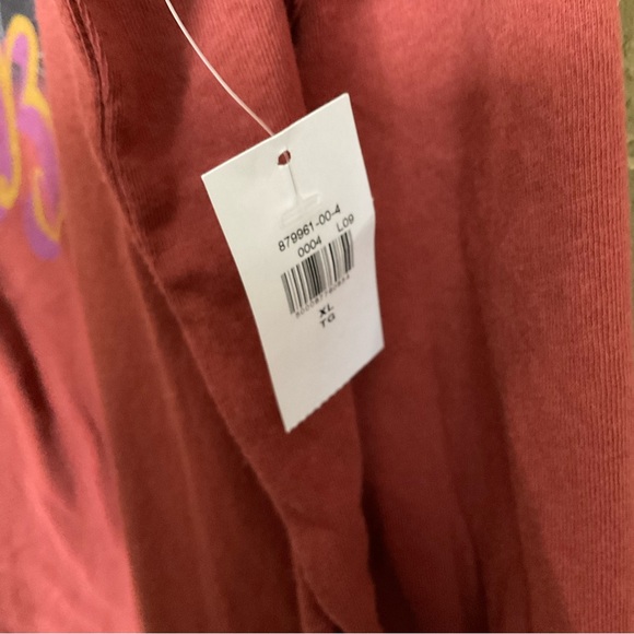 Mary J. Blige Long Sleeve Graphic Tee - Picture 9 of 11